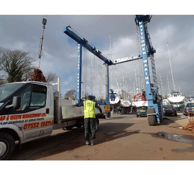 Commercial scrap metal collection service